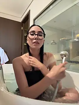 juliacosta online show from 04-18-26, 07:29