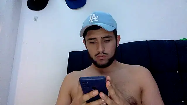 Snapshot of derek_smiith chatting on 07-05-26, 01:56 derek smiith online show from 07-05-26, 01:56