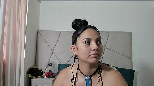 Snapshot of VeraBellucci chatting on 06-18-26, 11:25 VeraBellucci online show from 06-18-26, 11:25