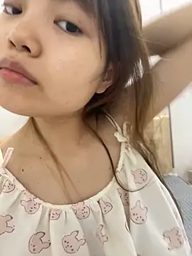Snapshot of -Vaci- chatting on 04-14-26, 01:50 -Vaci- online show from 04-14-26, 01:50