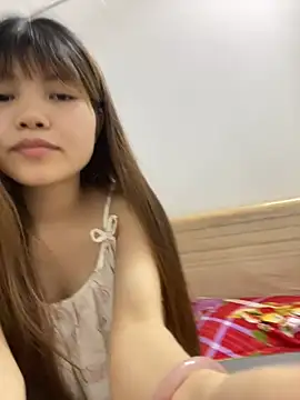 Snapshot of -Vaci- chatting on 04-15-26, 02:13 -Vaci- online show from 04-15-26, 02:13