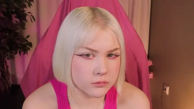 Snapshot of mollieluv chatting on 03-28-26, 09:36 mollieluv online show from 03-28-26, 09:36