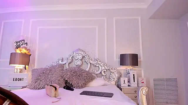 Snapshot of IrisJones_ chatting on 04-15-26, 01:18 IrisJones online show from 04-15-26, 01:18