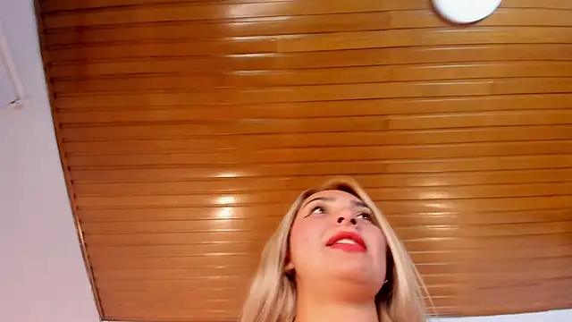 Catalina Osorio online show from 04-28-26, 02:27