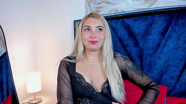 Catalina Osorio online show from 05-27-26, 12:13