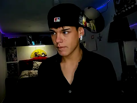 Snapshot of Keff_andrew34 chatting on 04-06-26, 11:22 Keff andrew34 online show from 04-06-26, 11:22