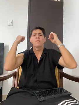Snapshot of Johannes_mills chatting on 04-11-26, 05:17 Johannes mills online show from 04-11-26, 05:17
