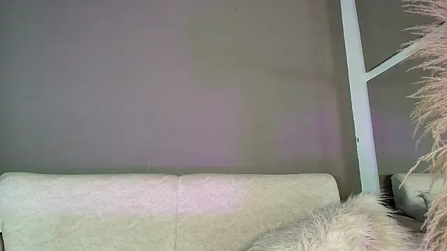 Snapshot of Zoee_8 chatting on 06-19-26, 06:45 Zoee 8 online show from 06-19-26, 06:45