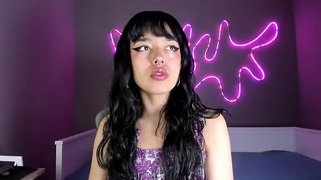 Snapshot of Saphyralux chatting on 05-02-26, 09:53 Saphyralux online show from 05-02-26, 09:53