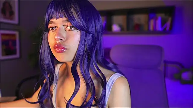 Snapshot of Saphyralux chatting on 05-14-26, 09:10 Saphyralux online show from 05-14-26, 09:10