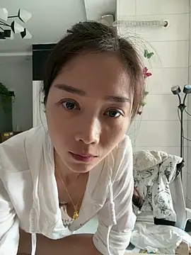 Snapshot of yuanpu0925 chatting on 04-09-26, 06:41 yuanpu0925 online show from 04-09-26, 06:41