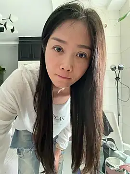 Snapshot of yuanpu0925 chatting on 05-12-26, 03:14 yuanpu0925 online show from 05-12-26, 03:14