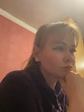 Kirasweetlove online show from 05-01-26, 07:51