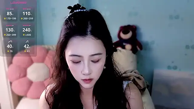 Snapshot of summer_uu chatting on 05-12-26, 02:14 summer uu online show from 05-12-26, 02:14