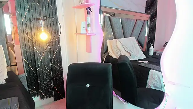 Snapshot of Amaia_aa_ chatting on 05-16-26, 07:56 Amaia aa online show from 05-16-26, 07:56