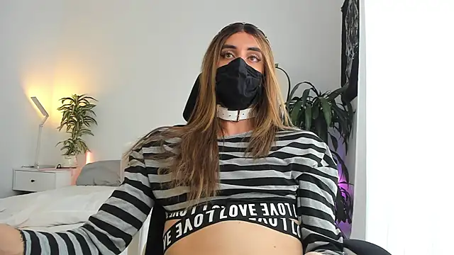 LilyReina online show from 04-14-26, 06:36