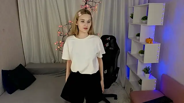 SugarNyaa online show from 04-28-26, 02:44