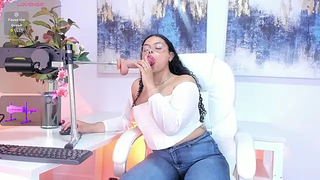 scarlett  2 online show from 05-19-26, 07:31