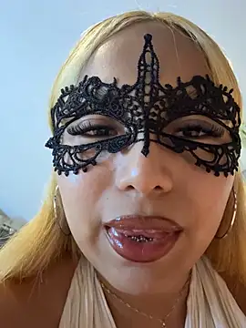 Maddyloveee online show from 06-23-26, 05:05