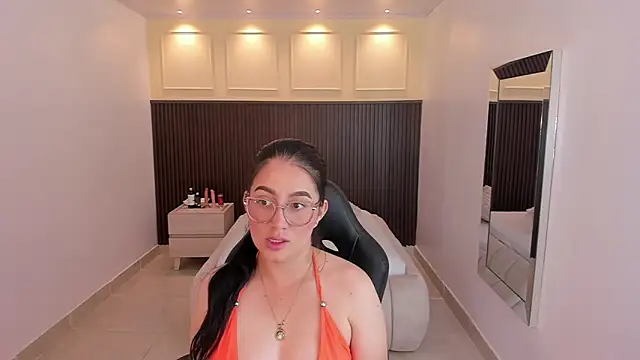 Snapshot of SAMANTHAFIORE2 chatting on 06-01-26, 11:34 SAMANTHAFIORE2 online show from 06-01-26, 11:34
