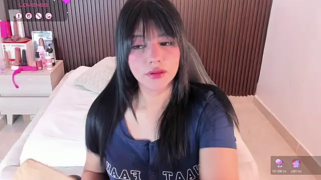 Snapshot of MILLYEVANS1 chatting on 07-17-26, 03:24 MILLYEVANS1 online show from 07-17-26, 03:24