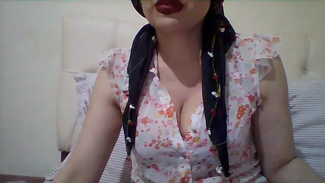 Snapshot of busex25 chatting on 06-11-26, 09:13 busex25 online show from 06-11-26, 09:13