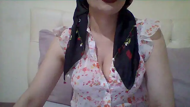 Snapshot of busex25 chatting on 06-18-26, 09:30 busex25 online show from 06-18-26, 09:30