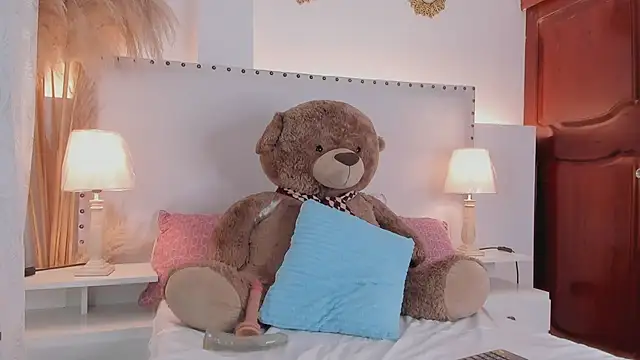 madisson  Stone online show from 06-11-26, 10:52