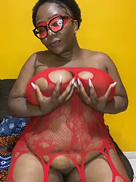 BoobsQueeen online show from 05-16-26, 02:30
