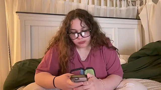 Seraphinawild online show from 04-24-26, 06:16