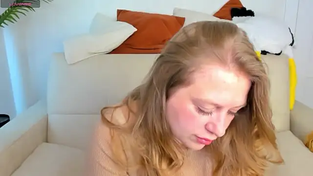 CleoXotie online show from 06-19-26, 01:32
