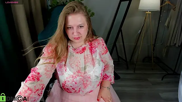 CleoXotie online show from 06-20-26, 10:18