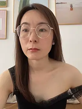 Snapshot of you-520 chatting on 06-05-26, 03:57 you-520 online show from 06-05-26, 03:57