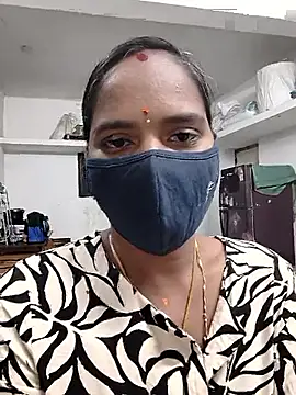 Snapshot of Tamil_Sangeetha chatting on 04-06-26, 03:46 Tamil Sangeetha online show from 04-06-26, 03:46