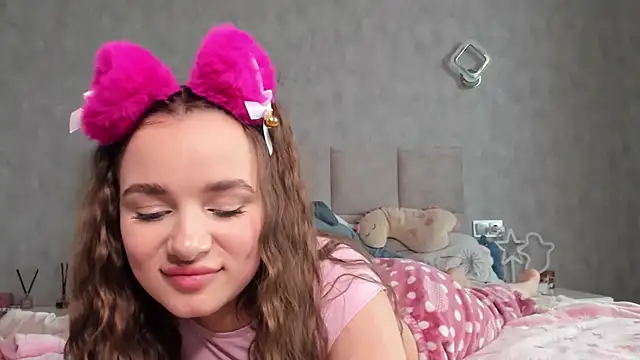 AlinaLuxxx online show from 04-23-26, 01:02