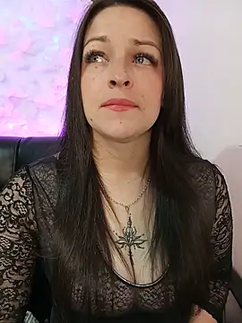 Isa bluee online show from 06-14-26, 11:07