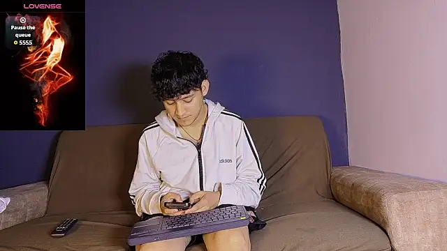 eros fangs online show from 04-02-26, 12:19