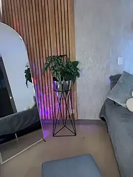 EmmaVonn online show from 05-03-26, 07:42