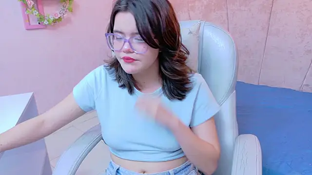 Alexa Missfortune online show from 04-23-26, 10:23