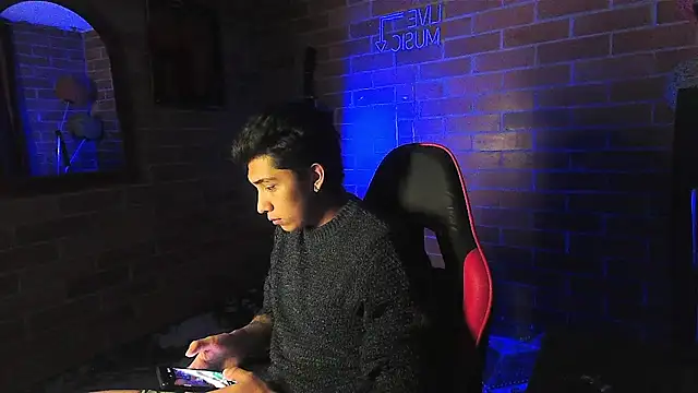 ethann2  online show from 04-04-26, 06:22