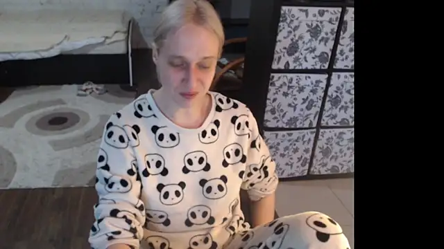 Snapshot of Sweet_hot_shrmp chatting on 04-16-26, 03:35 Sweet hot shrmp online show from 04-16-26, 03:35