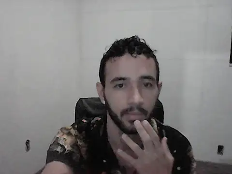 Snapshot of NoxxVx chatting on 05-06-26, 01:14 NoxxVx online show from 05-06-26, 01:14