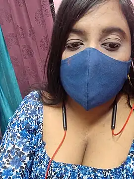 Snapshot of Tami-sonia chatting on 04-15-26, 06:37 Tami-sonia online show from 04-15-26, 06:37