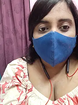 Snapshot of Tami-sonia chatting on 05-13-26, 06:49 Tami-sonia online show from 05-13-26, 06:49