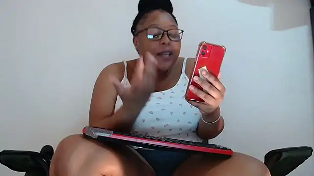 Snapshot of xxZoeyx chatting on 03-09-25, 11:36 xxZoeyx online show from 03-09-25, 11:36