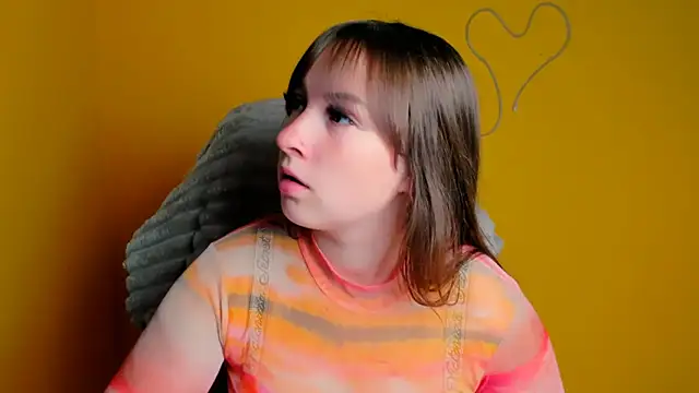 Snapshot of Tiffani_Angel chatting on 06-17-26, 05:21 Tiffani Angel online show from 06-17-26, 05:21