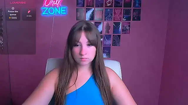 Snapshot of Tiffani_Angel chatting on 07-17-26, 05:36 Tiffani Angel online show from 07-17-26, 05:36