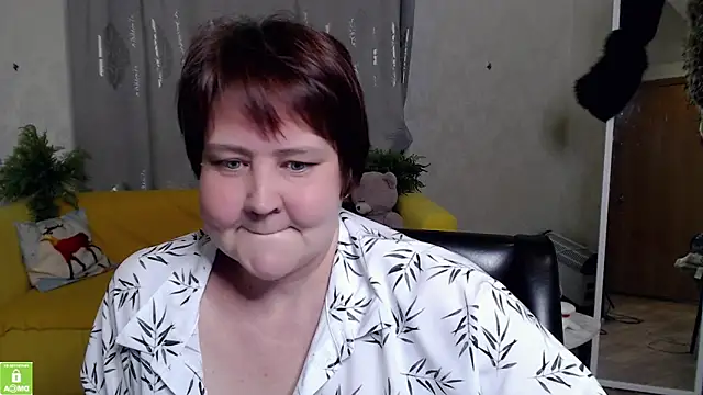 Snapshot of QUEEN02030 chatting on 04-22-26, 03:13 QUEEN02030 online show from 04-22-26, 03:13