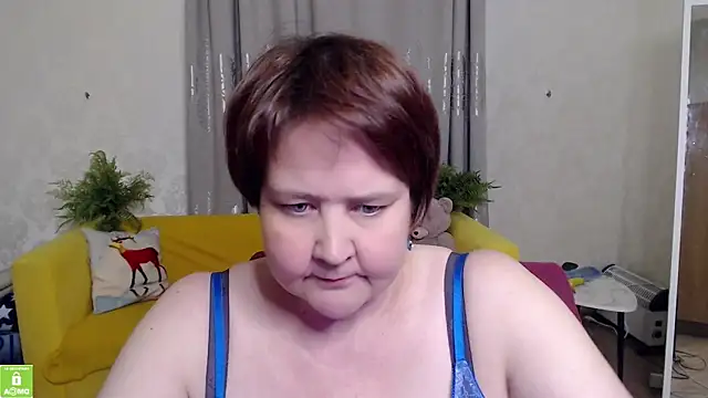 Snapshot of QUEEN02030 chatting on 04-29-26, 03:05 QUEEN02030 online show from 04-29-26, 03:05