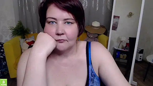 Snapshot of QUEEN02030 chatting on 06-05-26, 09:59 QUEEN02030 online show from 06-05-26, 09:59